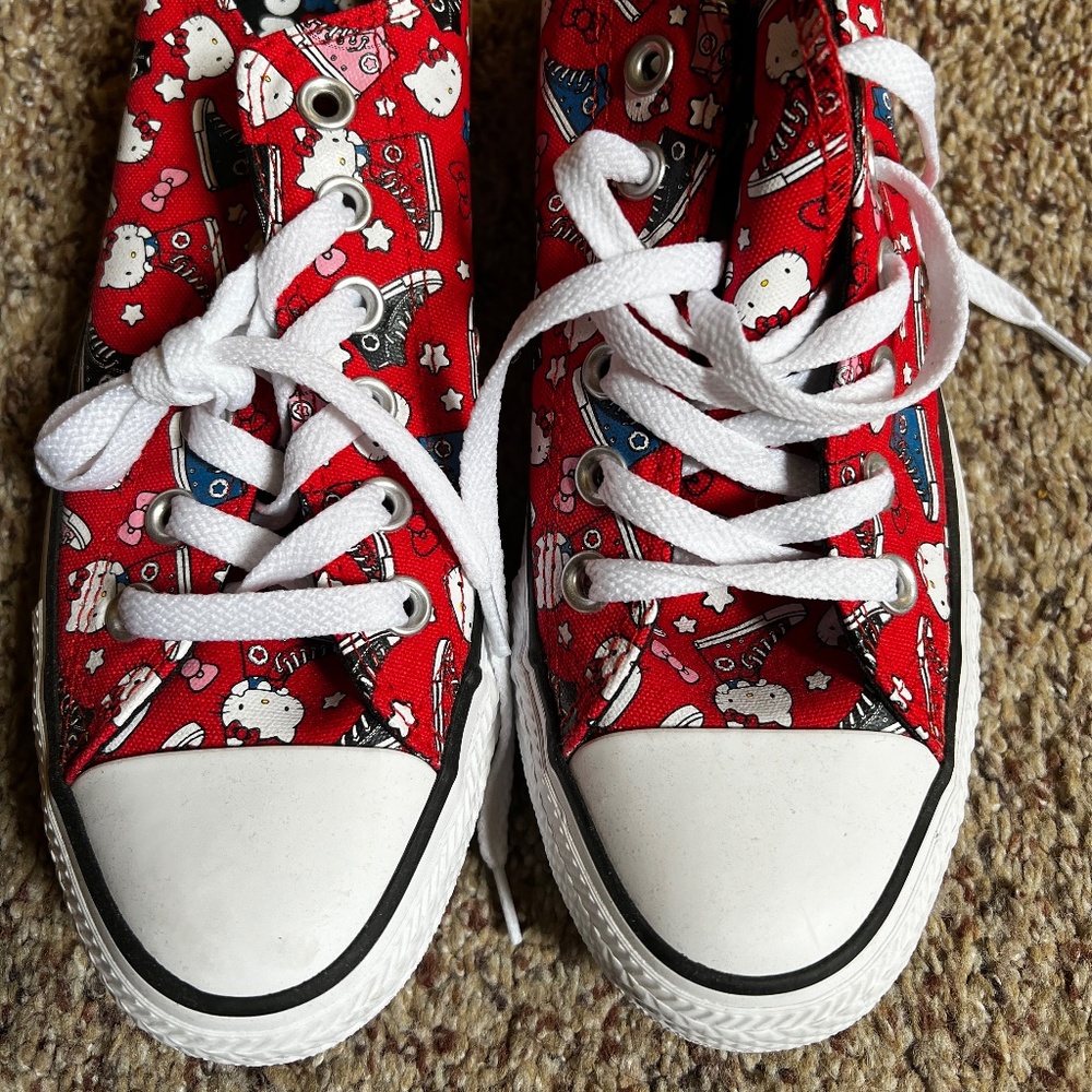 Hello Kitty Converse